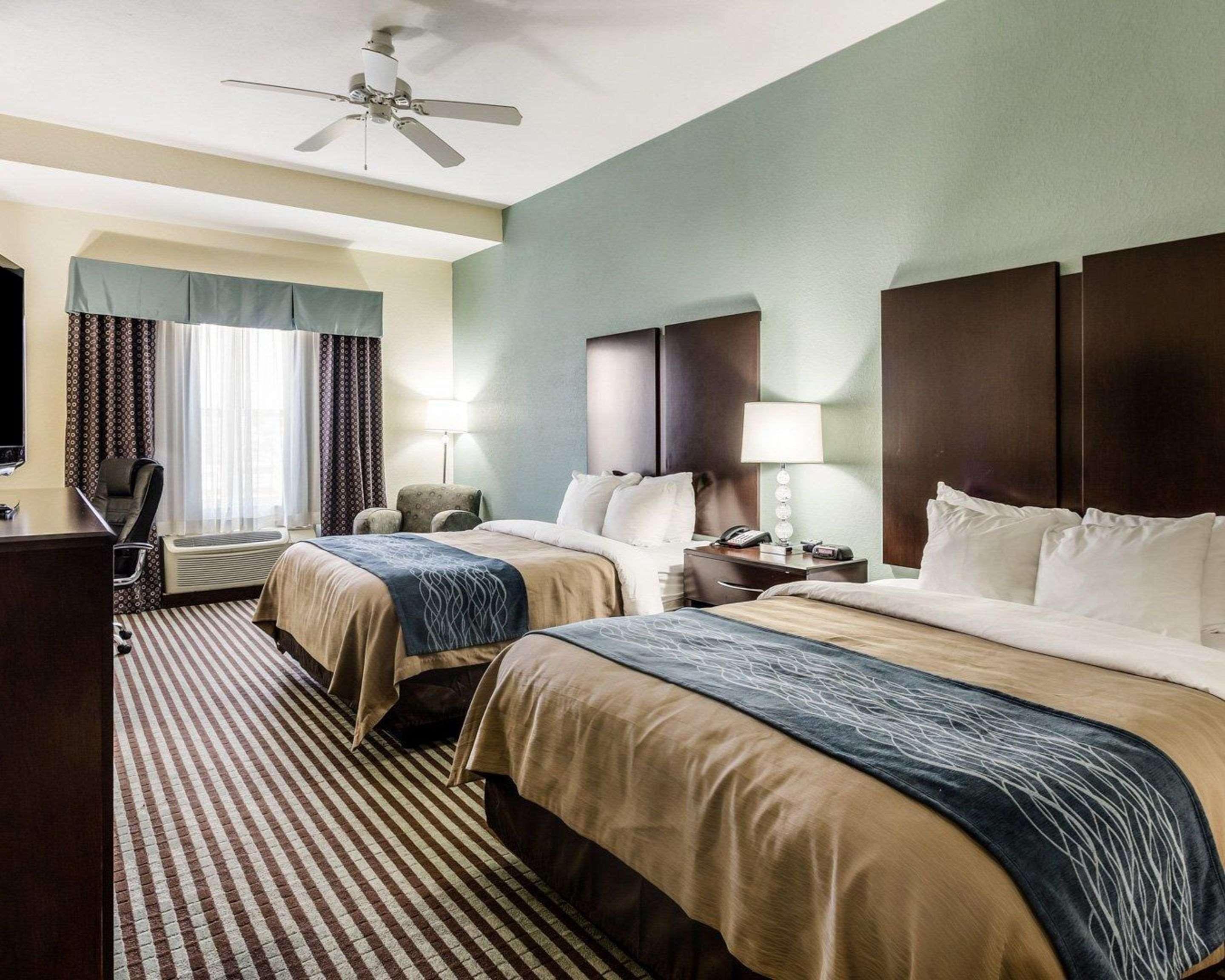 Comfort Inn & Suites Grenada Bagian luar foto