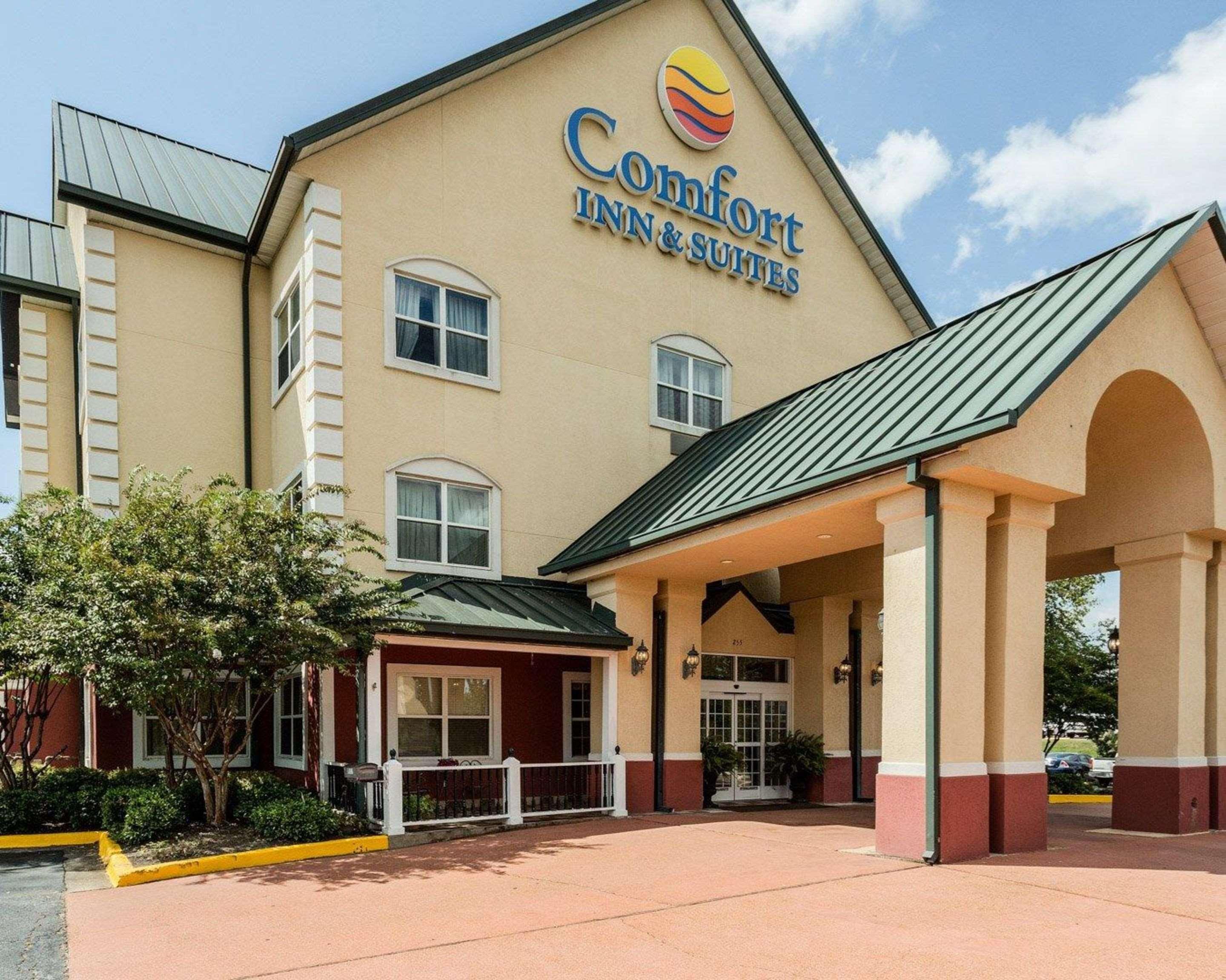 Comfort Inn & Suites Grenada Bagian luar foto