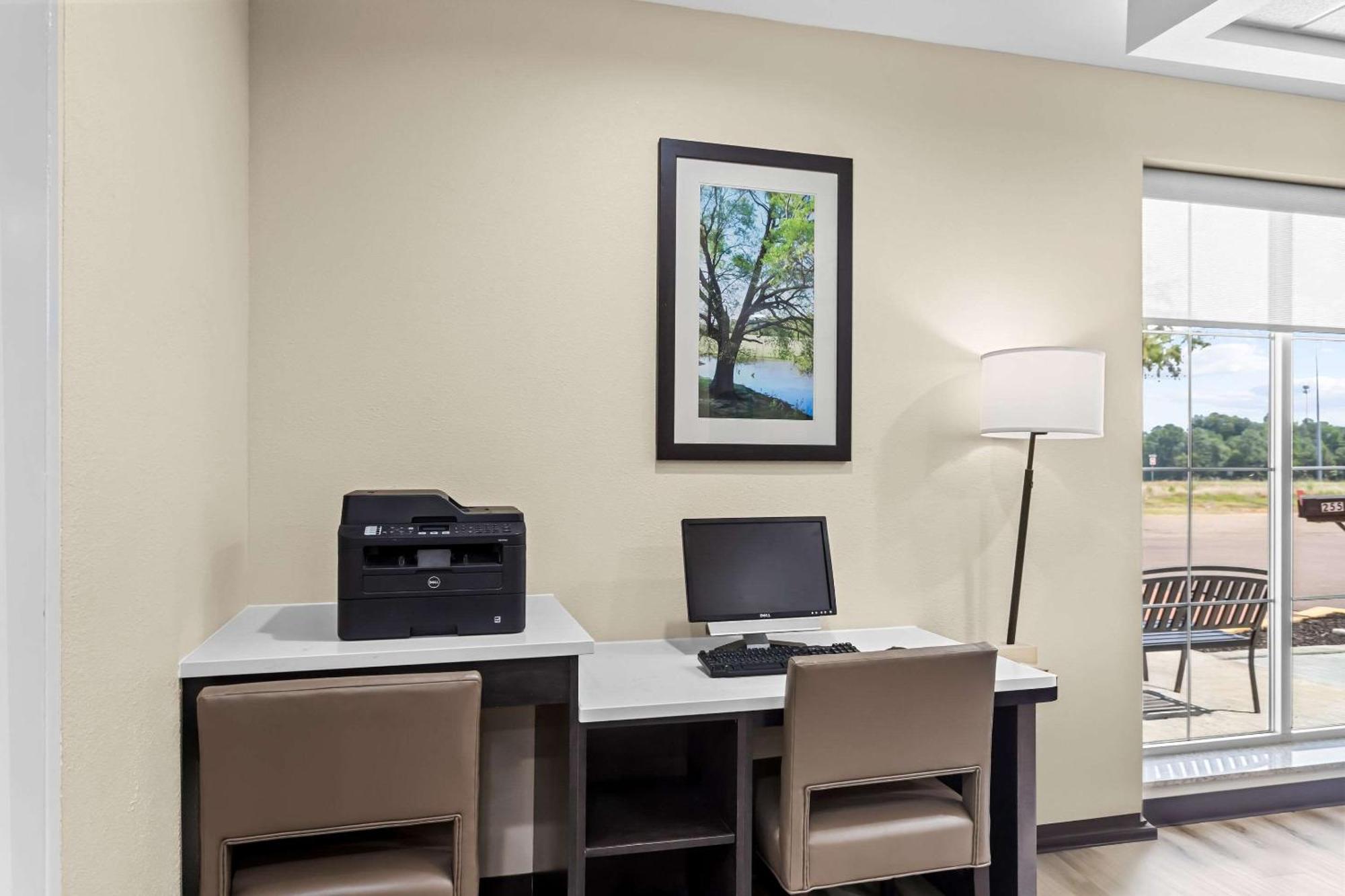 Comfort Inn & Suites Grenada Bagian luar foto