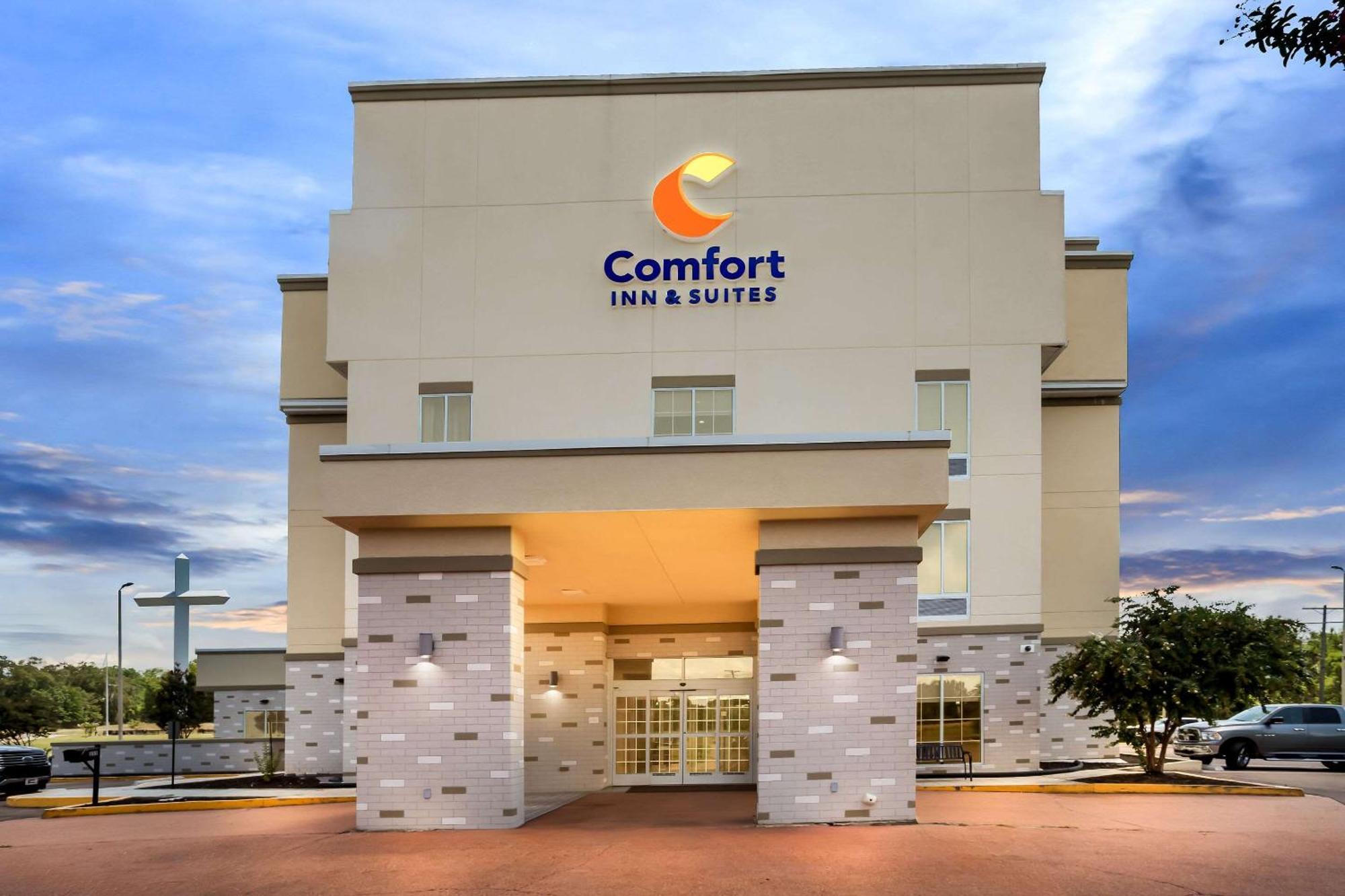 Comfort Inn & Suites Grenada Bagian luar foto