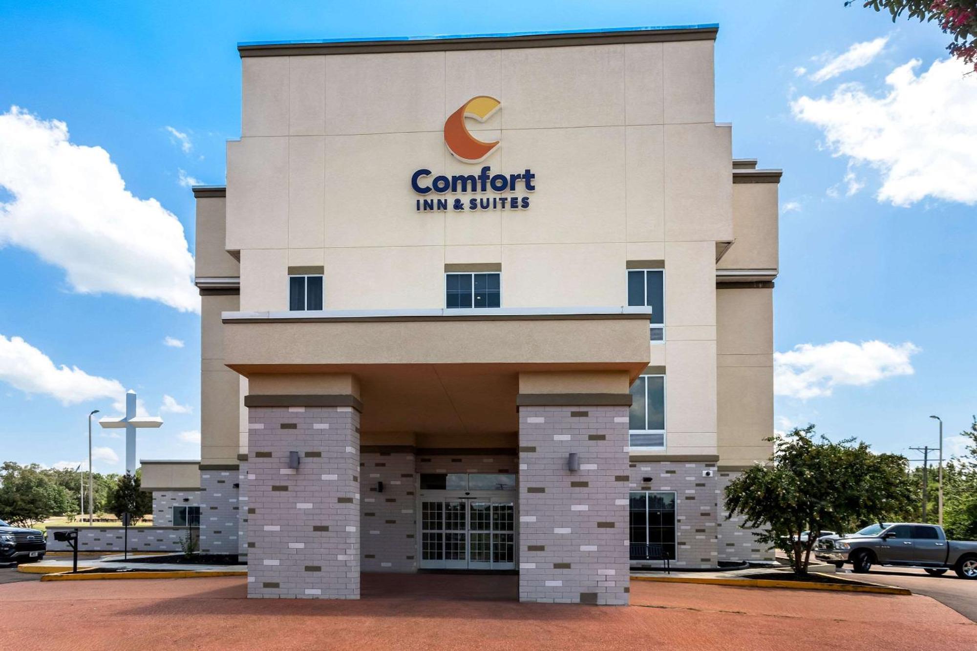 Comfort Inn & Suites Grenada Bagian luar foto